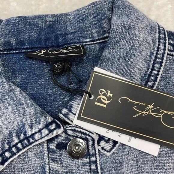 DG2 by Diane Gilman Snow Wash Boxy Jean Jacket - Picture 5 of 10